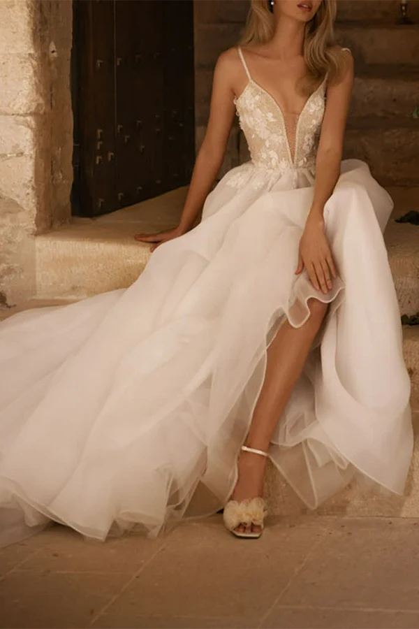 Abito da sposa in stile rurale con scollo a V e illusione a trapezio, adesivo 3D
